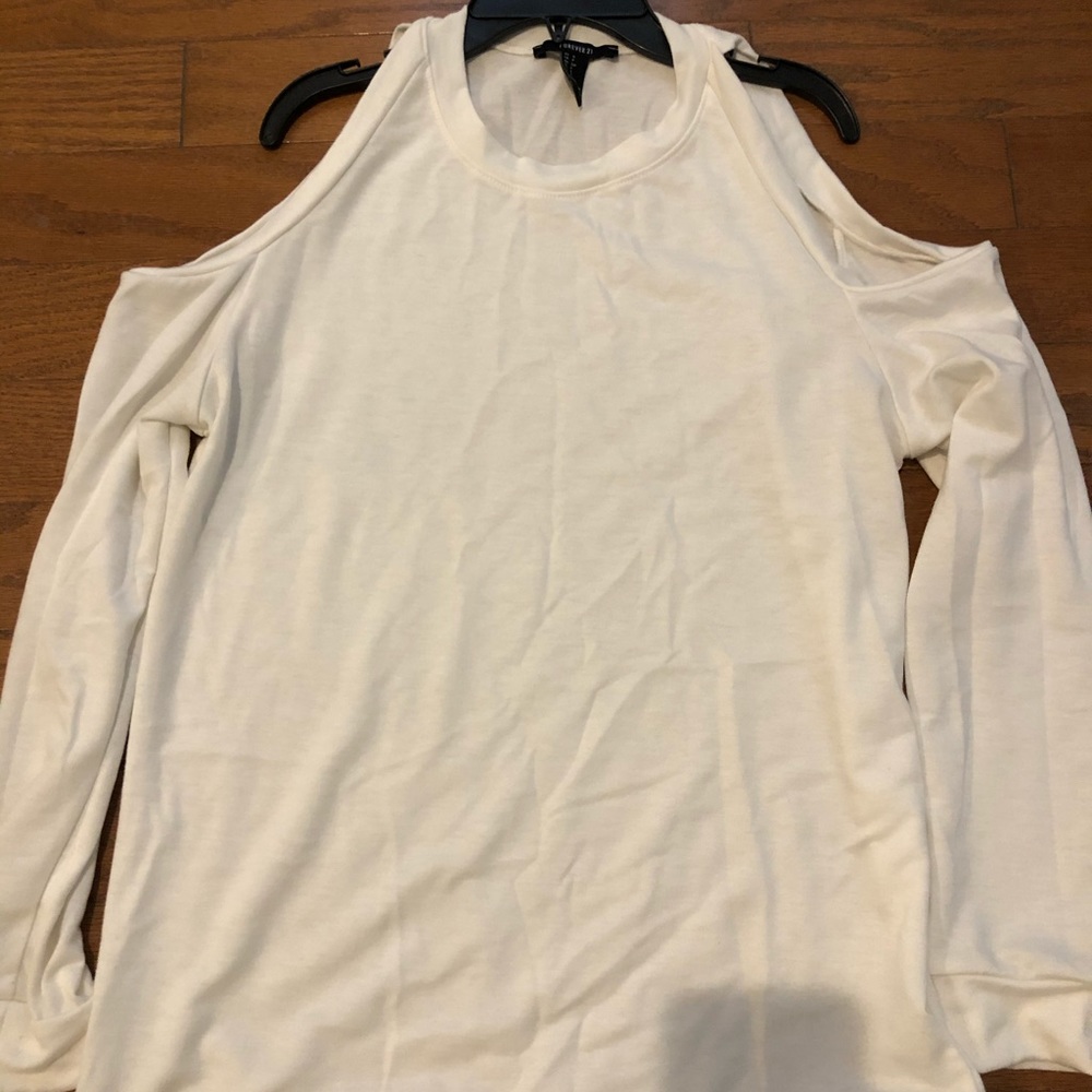Shoulder cut out long sleeve